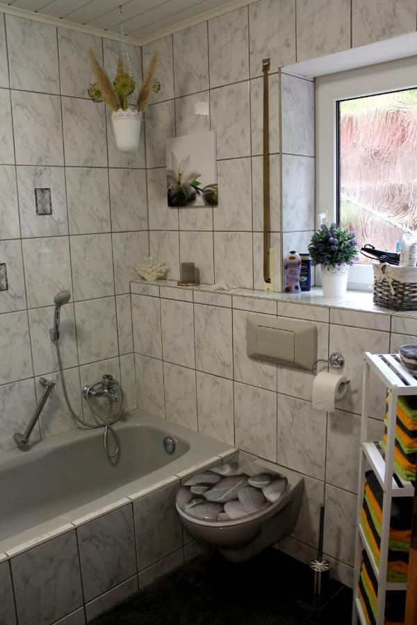 Ferienwohnung " Gecko 2 " Andernach Exteriör bild